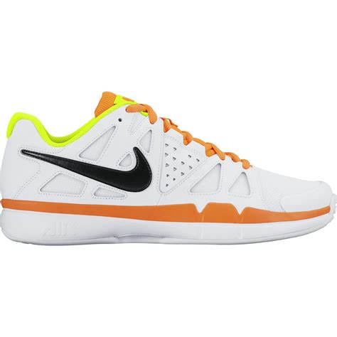 nike omni tennis shoes.